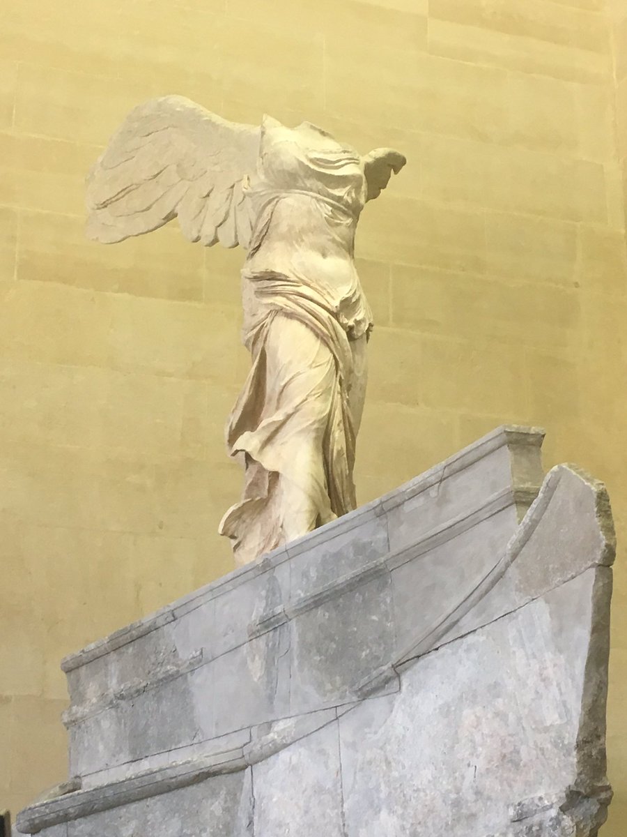 kennahardyy's tweet photo. Lived a dream and went to the LOURVE 😍😭🇫🇷😝 https://t.co/ShuyPtm6b9