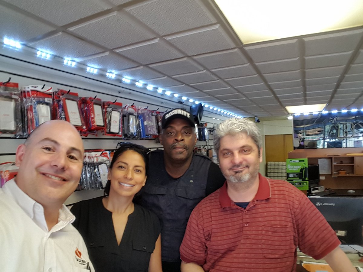 AmyBoost's tweet photo. When partners already perform, & every request you make, they say "you got it Amy & John" the feeling PRICELESS https://t.co/ZxocjuvqLP