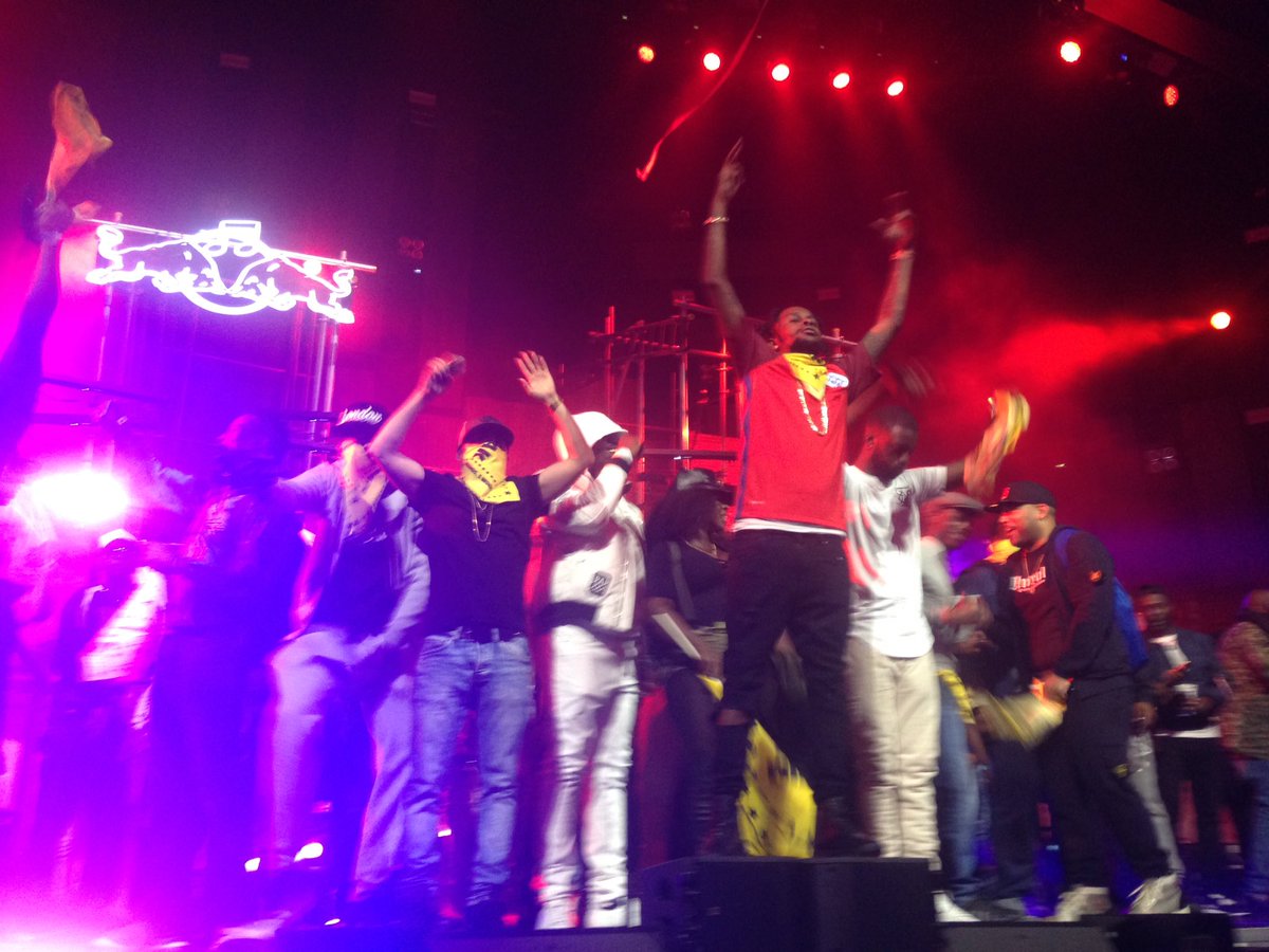 🙌🏾 <a href="/PopcaanMusic/">Popcaan</a> &amp; <a href="/Mixpak/">Mixpak</a> sound have taken Round 3 #CultureClash