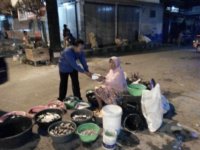 PMIITEMANGGUNG's tweet photo. Sahur on the road #PMIITemanggung. @PB_PMII. @pmiiipb https://t.co/rLA1GboUrQ