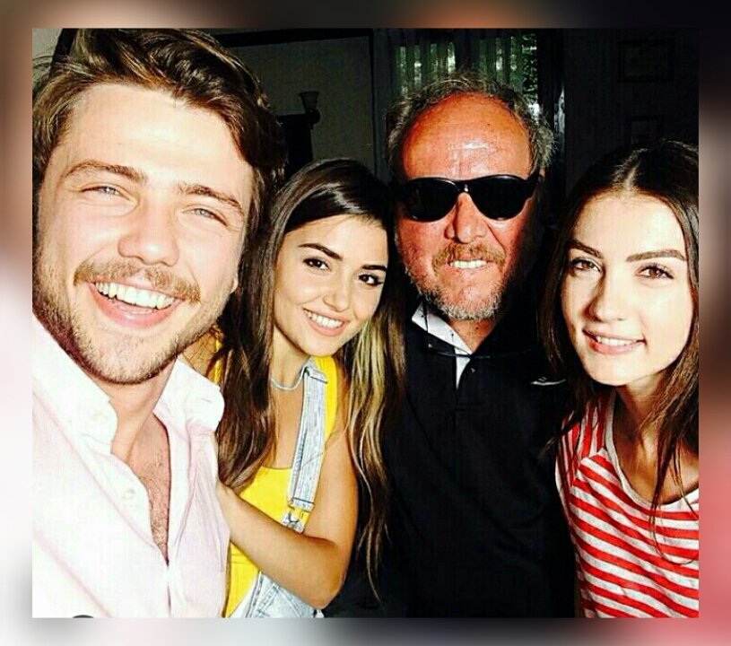 seda_snz's tweet photo. GüneşinKızları 1Yıl https://t.co/E3xh1MGWN2