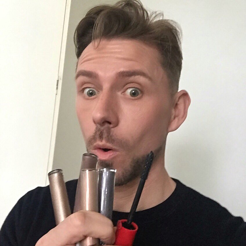 10 sets of amazing new #armanibeauty Eccentrico Mascara and matte Eye Tints to be won! Simply RT to #win!