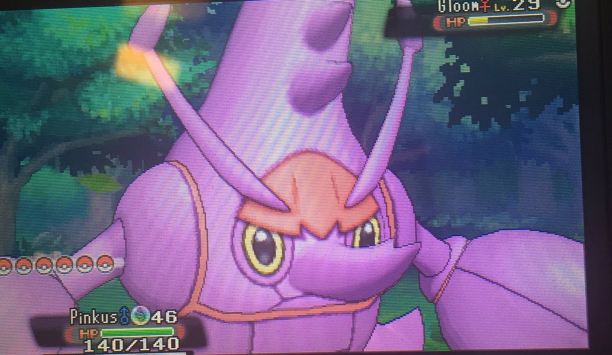 dantdm's tweet photo. Caught this beautiful shiny Heracross on the train!! 😍✨ https://t.co/oEW8h9MBHX