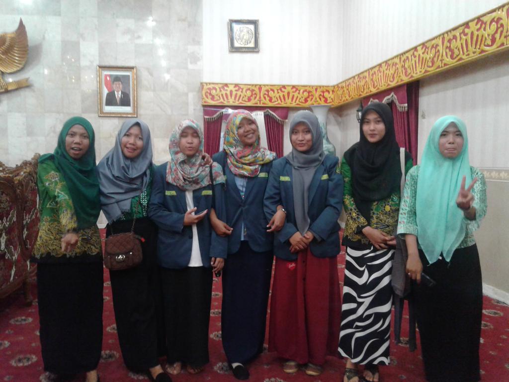 pw_ippnu's tweet photo. Pelantikan pw muslimat &amp; buka bersama di Rumdin Gubernur. https://t.co/sxMENj9pZZ