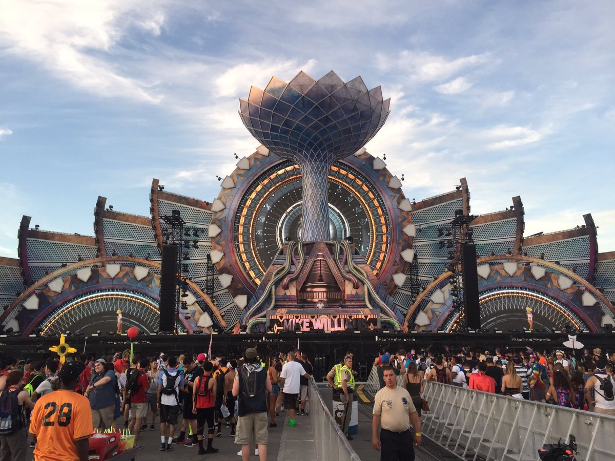 A first look at #EDC's #KineticField! #EDCLasVegas #EDC20 #edclv #vegas #lasvegas