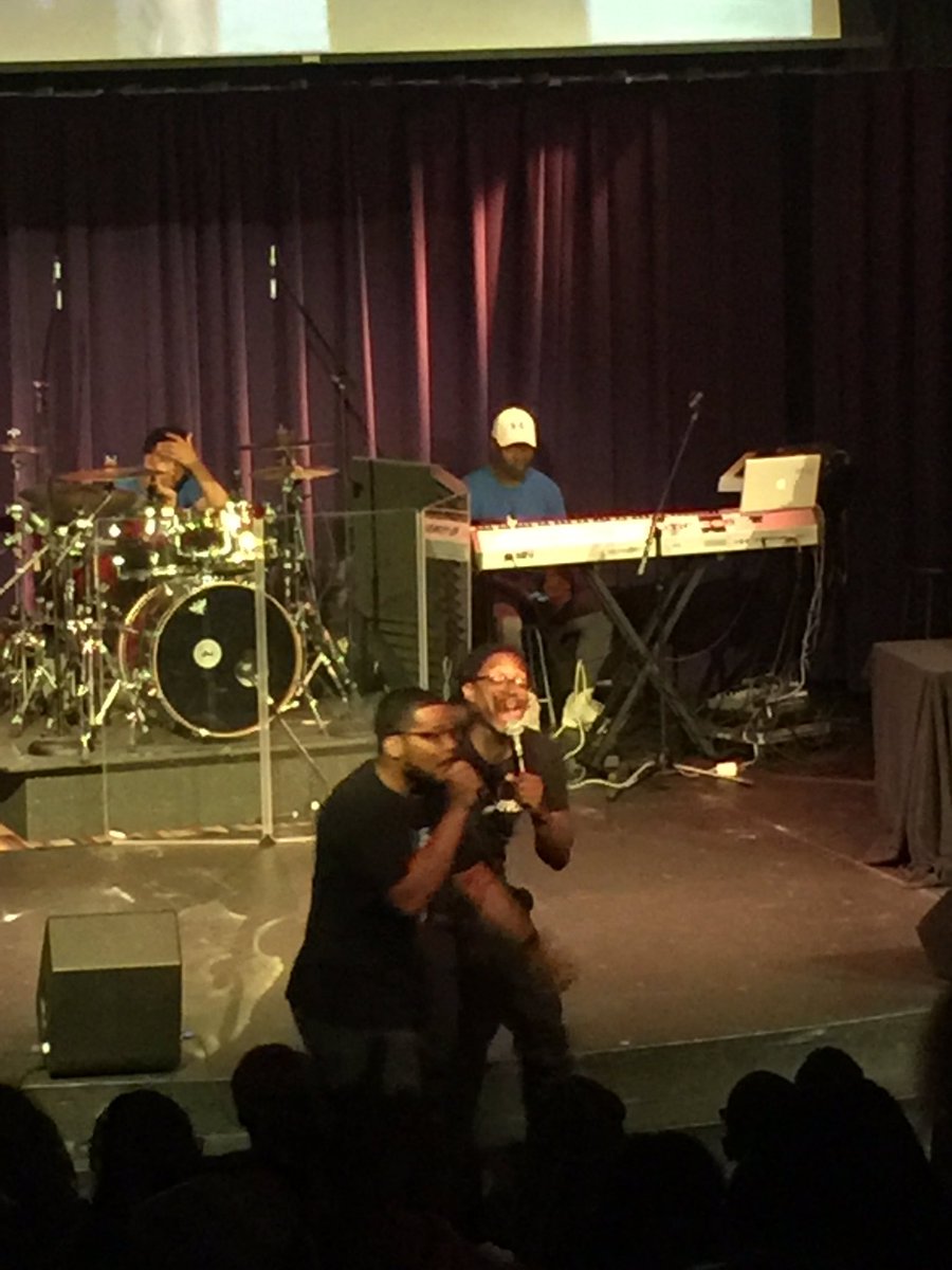 mtennonbaptist's tweet photo. .@Novacayne and @trebleclefmusic at #Broken16 #youthretreat @RevBanks_ #representHim! https://t.co/mMgSWtQxt4