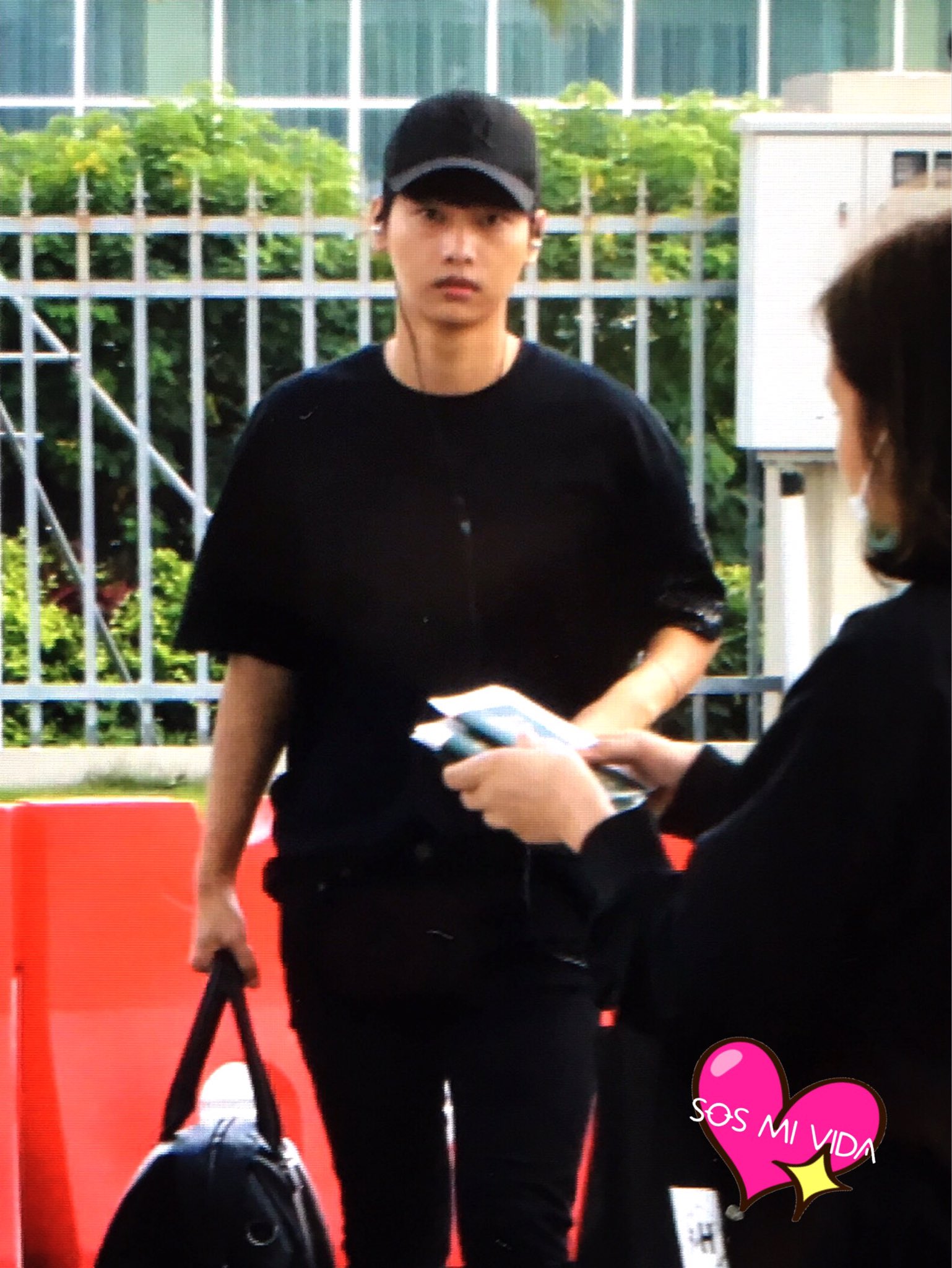 ClM14hHUoAA__OG.jpg:large