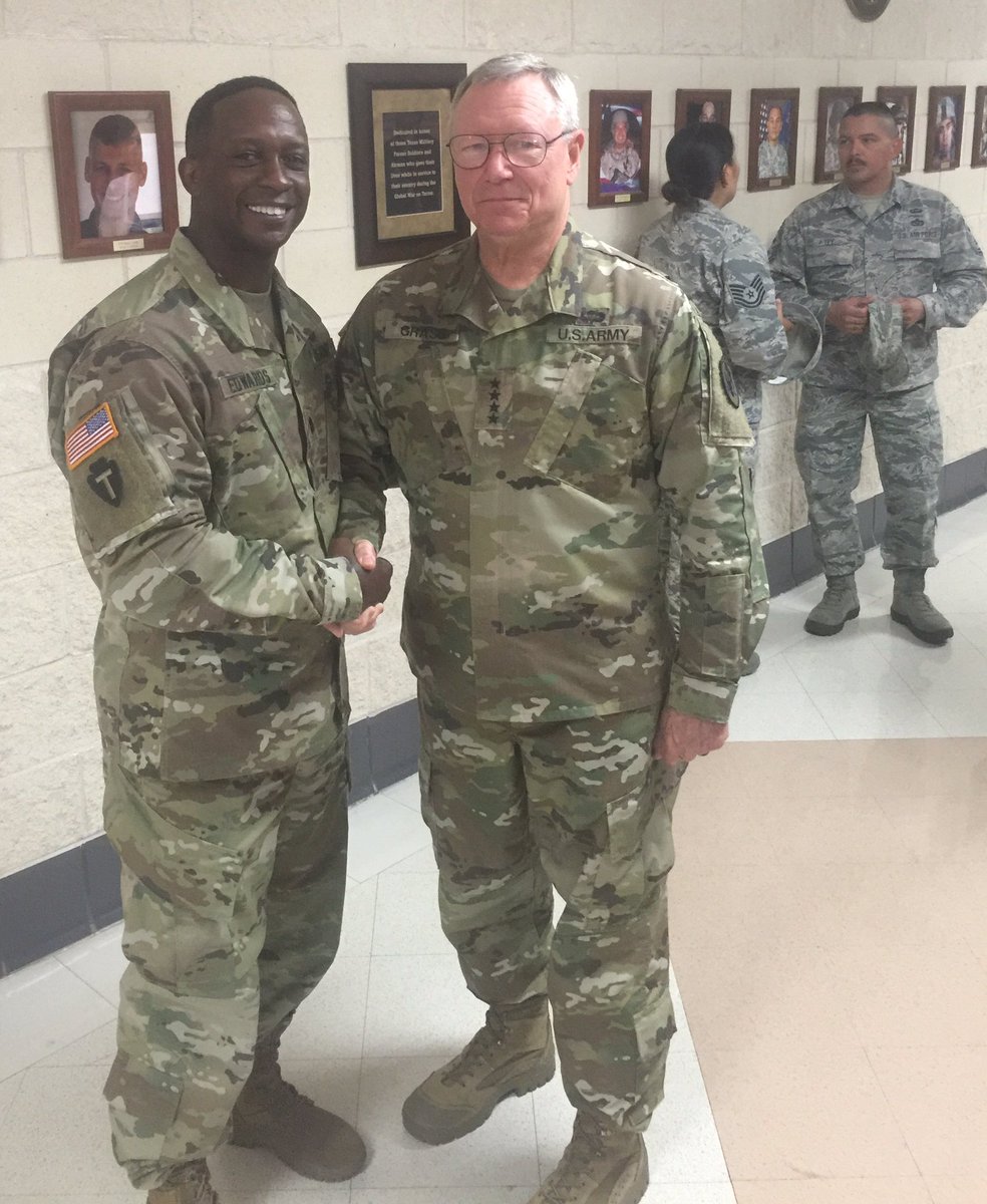 Thunder_06's tweet photo. @ChiefNGB General Frank Grass addresses Soldiers/Airmen of the #TXMF...Motto #AlwaysReadyAlwaysThere https://t.co/d9bGSW4jyE