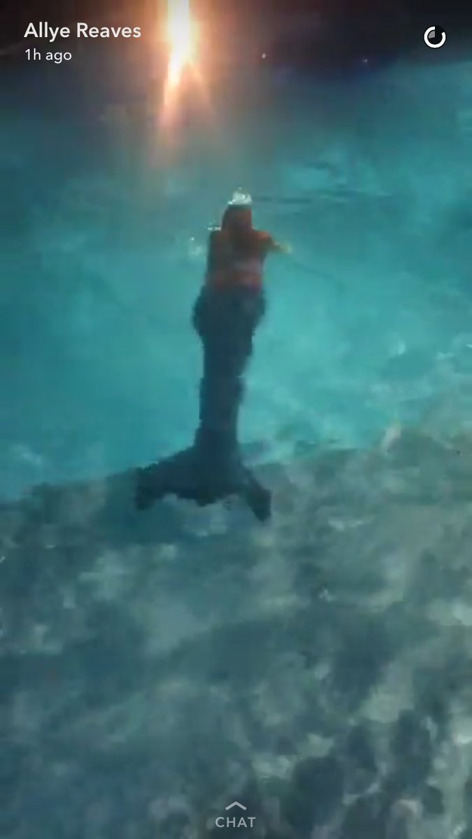 ashleytkatch's tweet photo. Crying because Lexie is finally a mermaid and this is a huge dream of hers #H2Opart2 #underthepool #thelittlelexie https://t.co/N73zKiYqux
