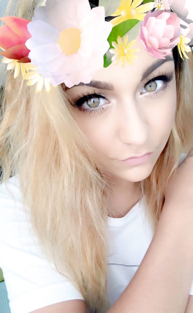 tryxerussett's tweet photo. Me favorite person is blonde!! 😩😭😍❤️💕 She looks so beautiful!!!!!! 😍😍😍😍 @AndreaRussett @6271995x https://t.co/HMlJOT1WcD