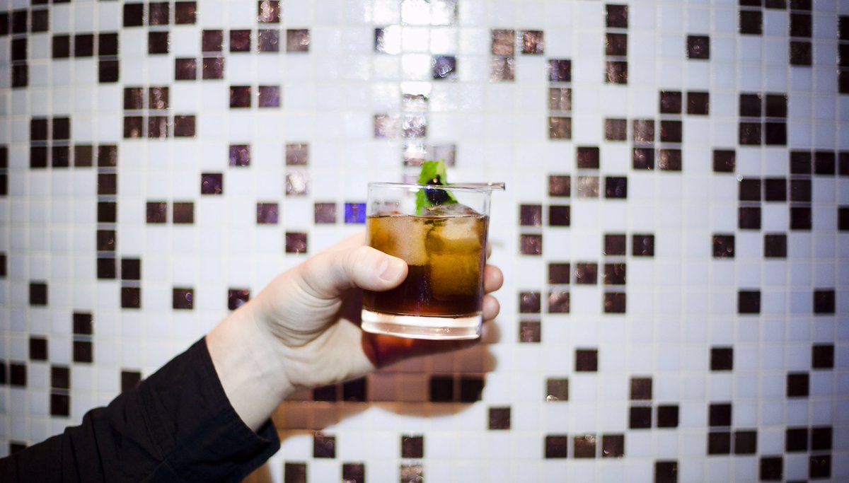 Happy Hour ain't over yet folks. #friyay #yaletownislit