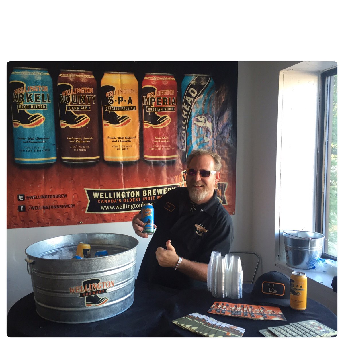 WellyBrow's tweet photo. Ready to Rock w @aislesmusic @starlight_wloo
Sampling @WellingtonBrew Kickin Back Ale @OntCraftBrewers #OCBWeek2016 https://t.co/jsbe8Rnkxg