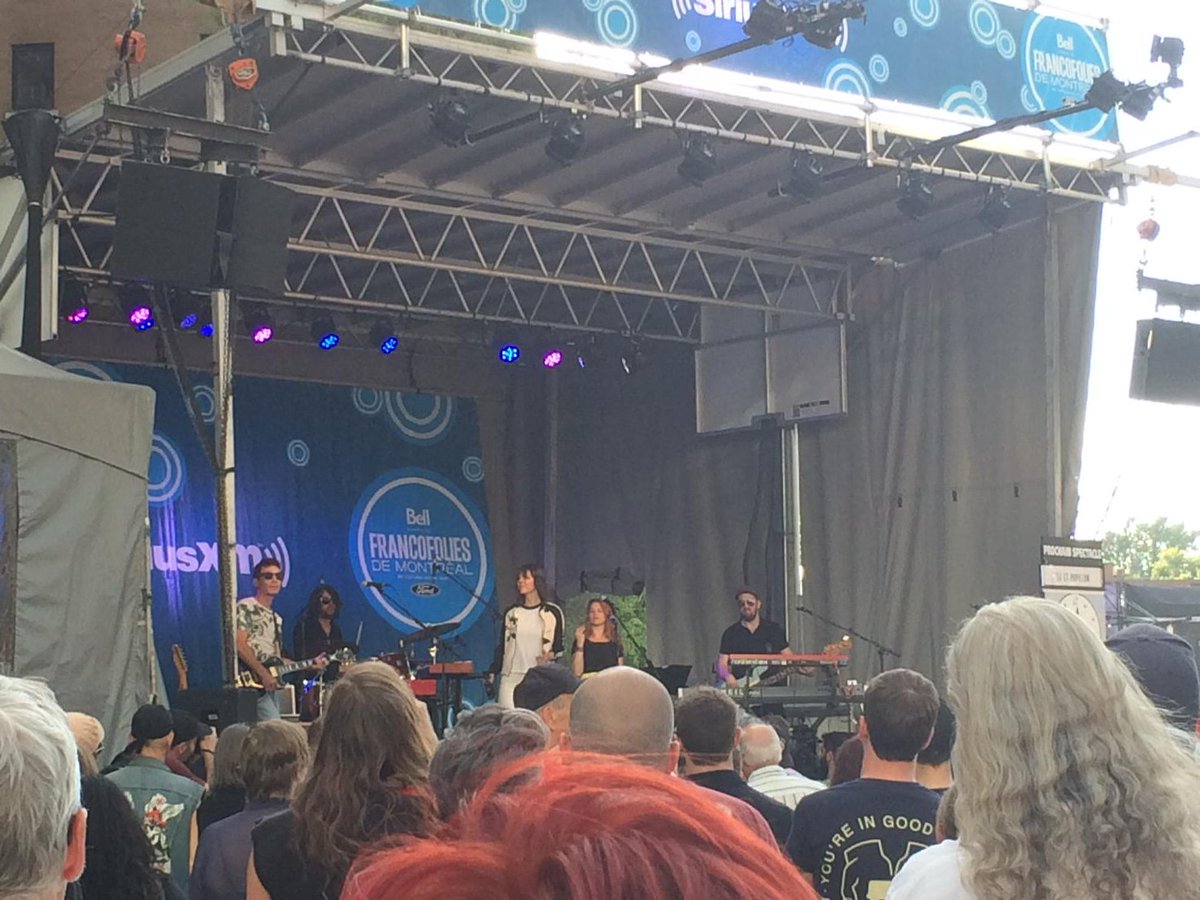 C'est partie pour <a href="/Elietpapillon/">Eli et Papillon</a> sur la scène @siriusxm des #FrancosMTL