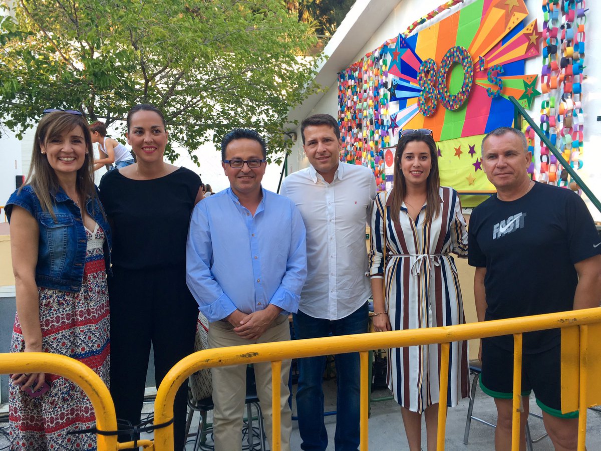 OscarMedinaPP's tweet photo. Fiestas fin curso #LosLlanos #MareNostrum #ColinaDelSol #ElMorche con @PaulaMorenoSant y @MariadelosRG @RadioTorrox https://t.co/7hKVcpvJS2