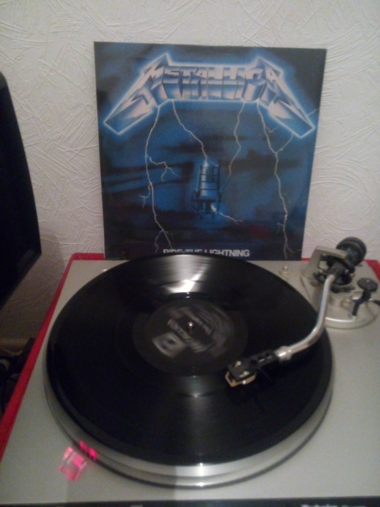 Нужен <a href="/kuzumichi/">Scale cars</a> чтобы послушать музыку)