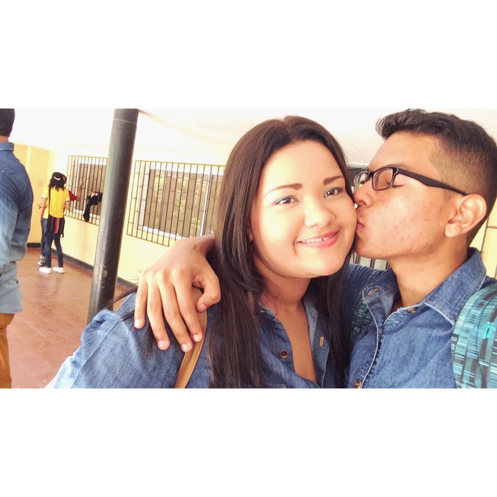 DannielBrr's tweet photo. #Duff2016 Tu eres la única que sabe cuánto te quiero 💜👾 https://t.co/aUYxRC130u