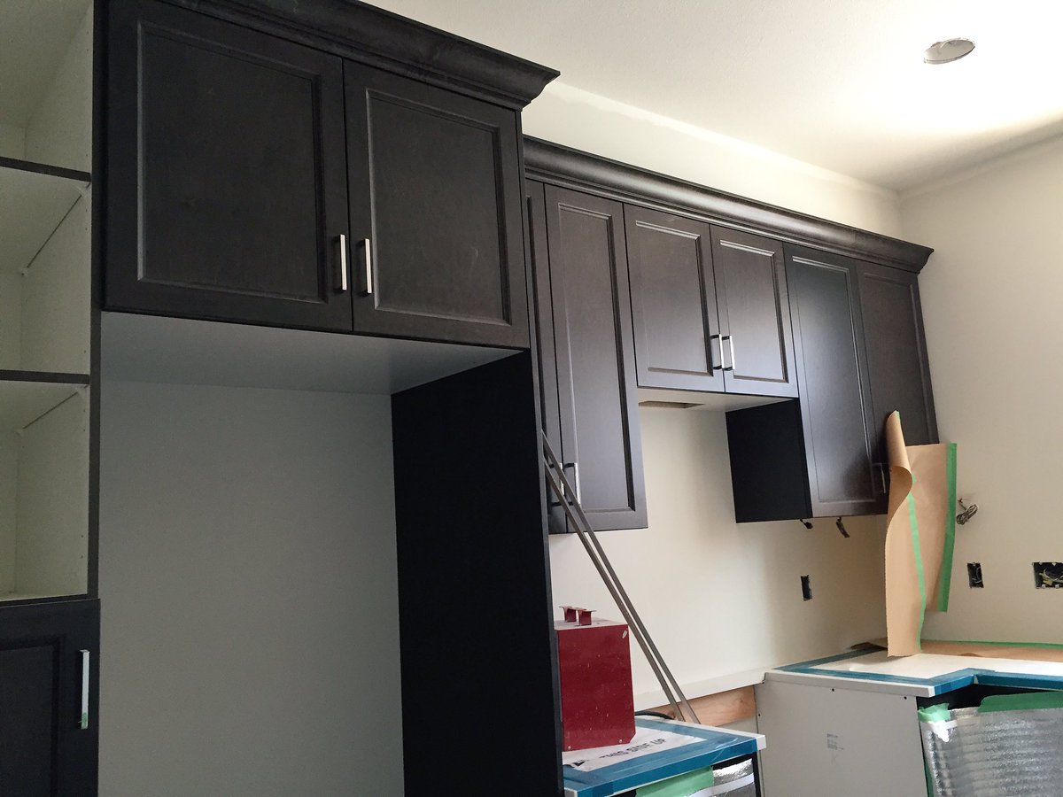 Park_Ridge's tweet photo. Lots of hardwork going on at blackberry walk two! Countertops and cabinets were installed in all of building one! https://t.co/51L6nc9AvP