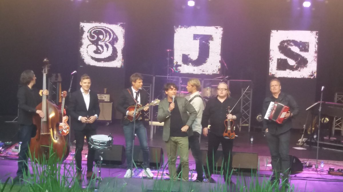 Boemie74's tweet photo. @driejs en @SzarkowiczEmil  Wat was het weer geweldig!!! https://t.co/fWOqhoKRWR
