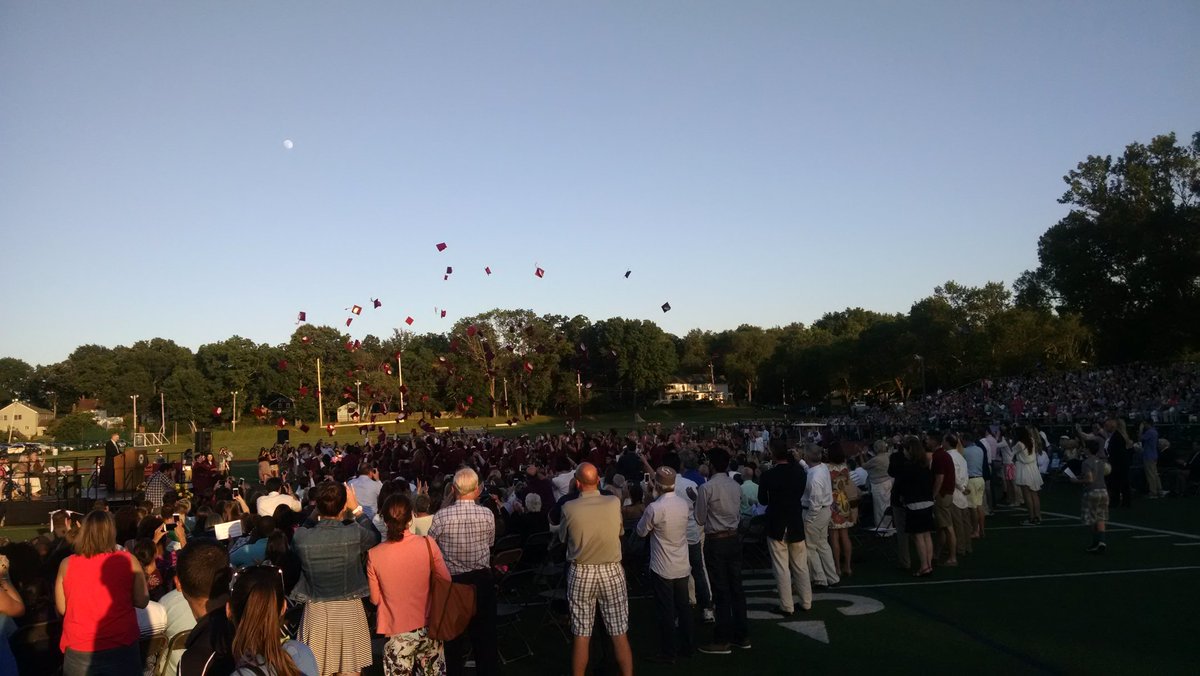 DodgerAthletics's tweet photo. It is official... The Dodger Class of 2016 graduates!!! #GoDodgers https://t.co/0iCUJS59EM