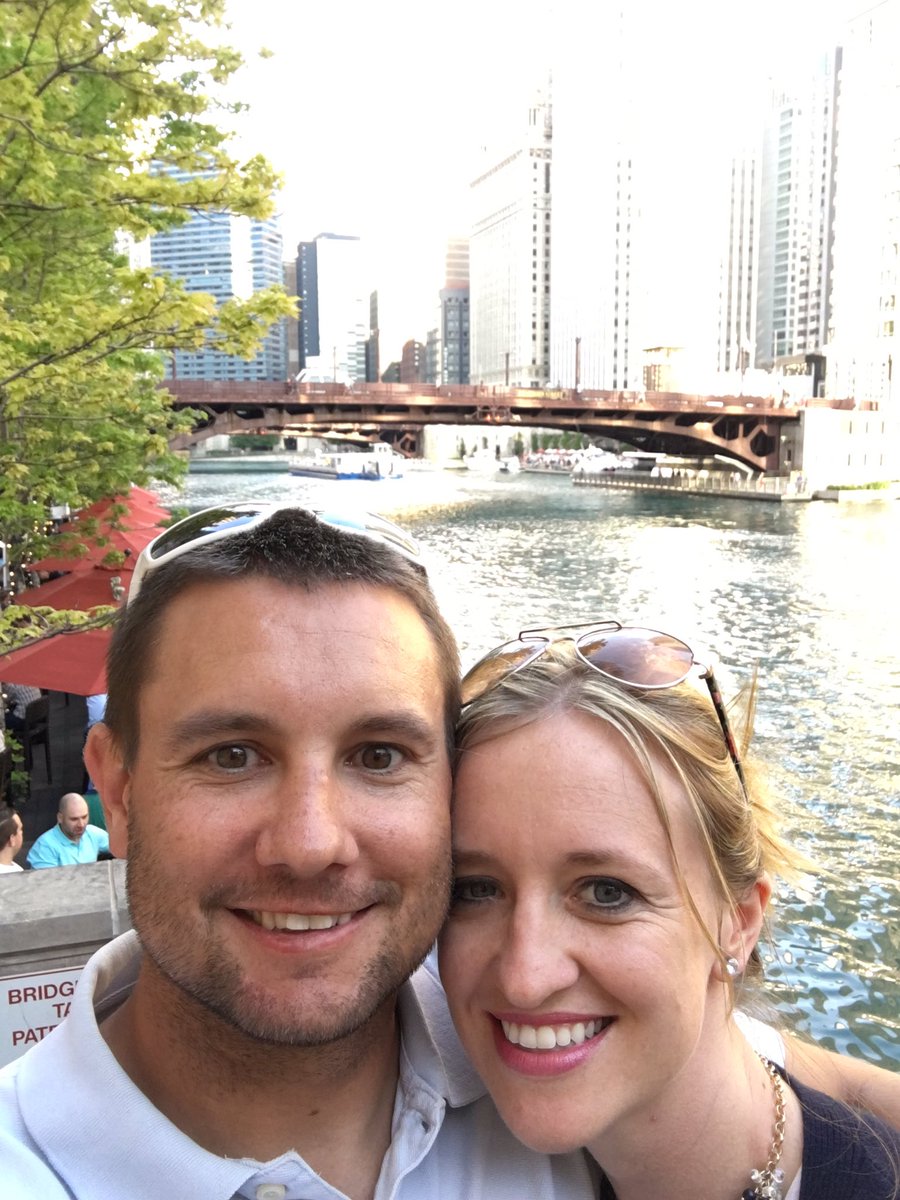 Pmagic6's tweet photo. #BridgeHouseTavern
There are worse places to eat with Jenna. #DateDinner https://t.co/J7DRDh94EV