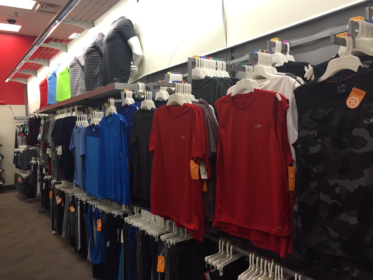 Waterfalls and color blocking performance to drive last minute Dad Deals #T68 <a href="/McClim1/">Courtney McClimon</a> <a href="/cjdoering/">a</a>