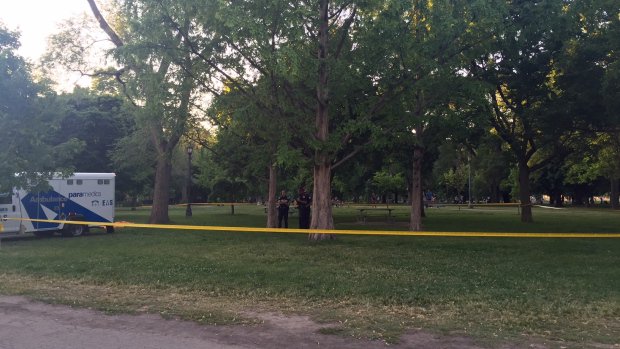 CP24's tweet photo. Man dies after tree limb falls on him in Trinity Bellwoods Park
https://t.co/d8hlyZx3Oi https://t.co/byL3nUu7E4