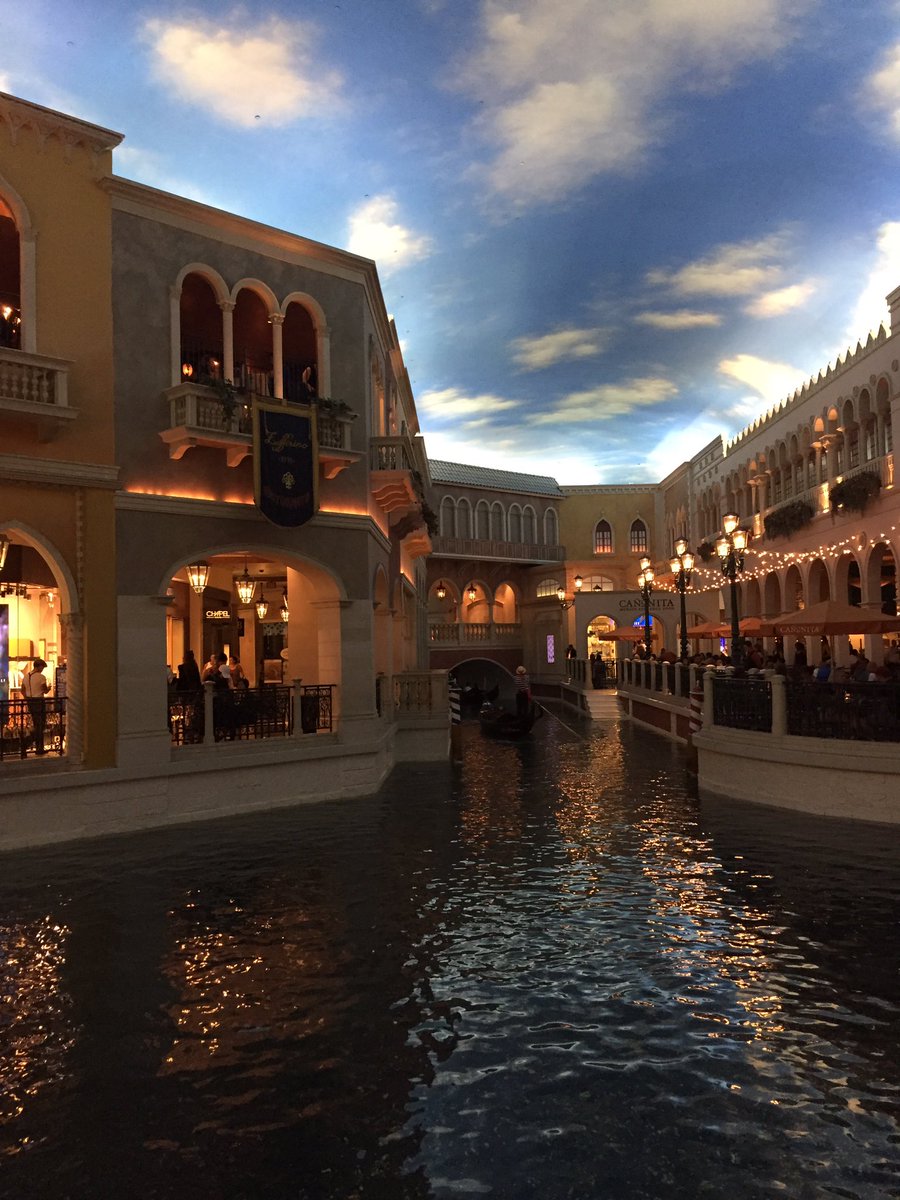 RyanStuart11's tweet photo. Inside the Venetian... Vegas https://t.co/GB0i7vvcqK