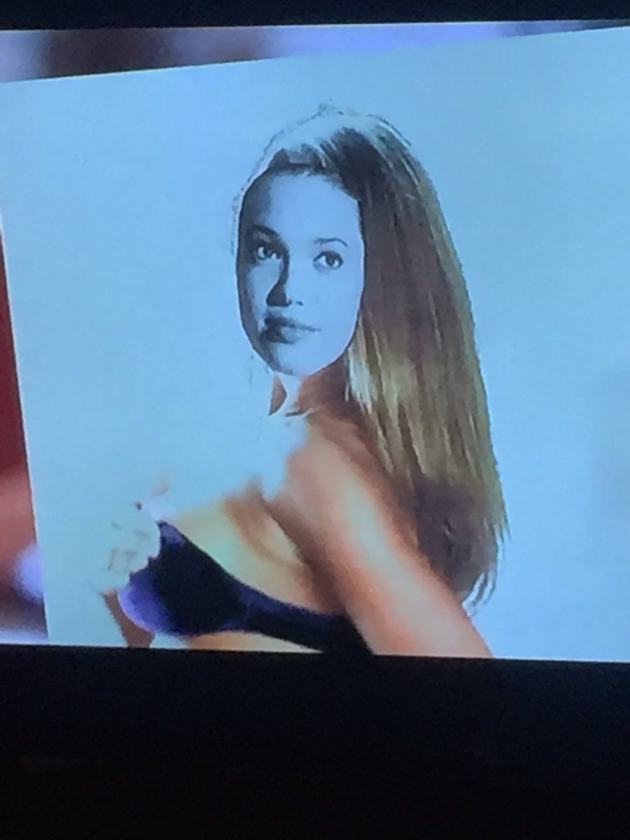 broliviah's tweet photo. these kids spent a half hr "photoshopping" on MS paint and this is all they came up w? #shameful #tweetstoremember https://t.co/ItxHHokdyz