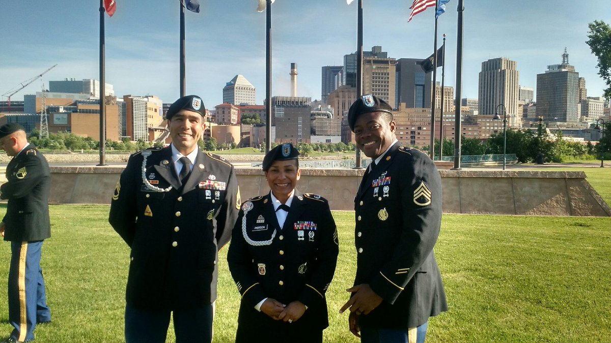 BestArmycareer's tweet photo. Earlier today #Army #WoodburyArmyCareerCenter https://t.co/GVzRqzNKTv