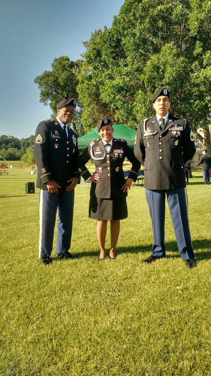 BestArmycareer's tweet photo. Earlier today #Army #WoodburyArmyCareerCenter https://t.co/GVzRqzNKTv