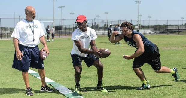 USAFootball's tweet photo. Apply these 3 principles during summer to position yourself for a stellar fall.

See here: https://t.co/XwYVcfVTiz https://t.co/FrttZLLZ0L