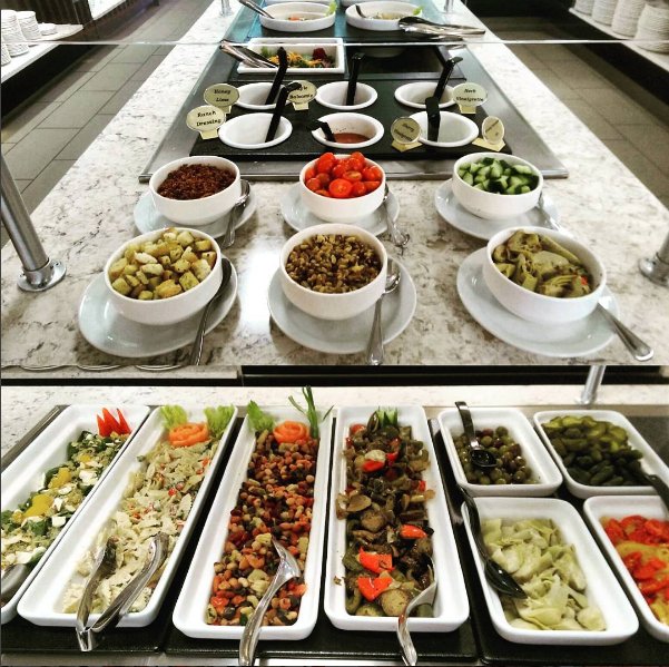 PlatesBuffet's tweet image. Our international salad bar features a number of choices of fresh greens, vegetables, toppings and dressings. #yeg