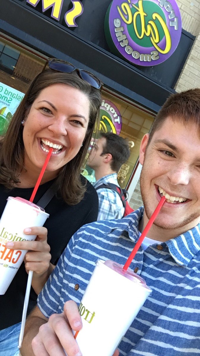 court_bennett11's tweet photo. So good to see @iCollinKeener💕 #FreeSmoothieDay https://t.co/v1QQmK9Hww