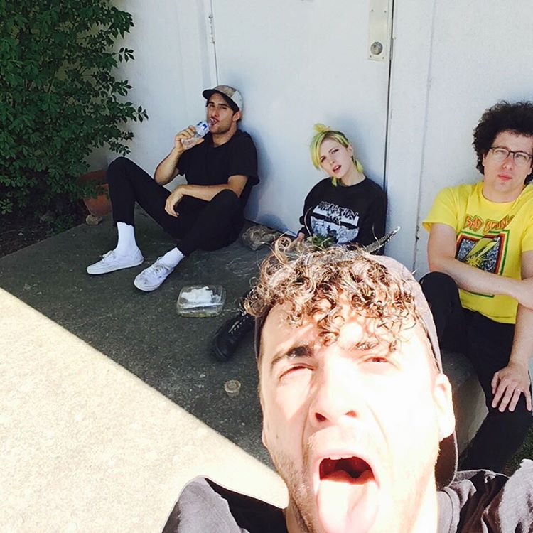 paramorelat's tweet photo. Just in case you didn't know: Zac Farro is drumming on Paramore's new album! https://t.co/3nNnd4HEs8