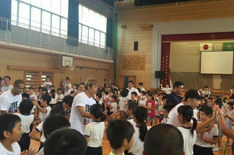 Exile 最新ニュース Exile 17日熊本地震の被災地をusa 黒木啓司 そして熊本市出身のnesmithが訪問した 御船町の小坂小学校のステージで全校児童を前にダンスの授業を実施 T Co 7zhbo2jvhk Exile T Co C8e2ugqa5d Twitter Exile 最新ニュース Exile 17日熊本地震の被災地をusa 黒木啓司 そして熊本市出身のnesmithが訪問した 御船町の小坂小学校のステージで全校児童を前にダンスの授業を実施 T Co 7zhbo2jvhk Exile T Co C8e2ugqa5d Twitter