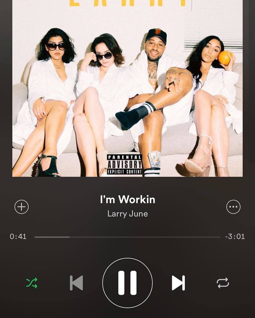 LarryJuneTFM's tweet photo. Mood #LarryEP https://t.co/epBgj9ZsJG https://t.co/LvKHt7rTrn