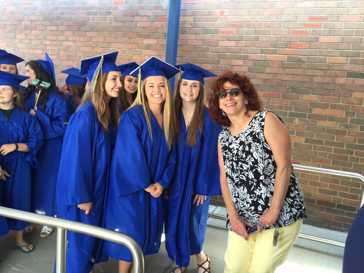 C_Ledley's tweet photo. Seniors say goodbye to MS &amp; ES!  Inspired their students &amp; made our staff members proud! https://t.co/wEP8nKDlf1