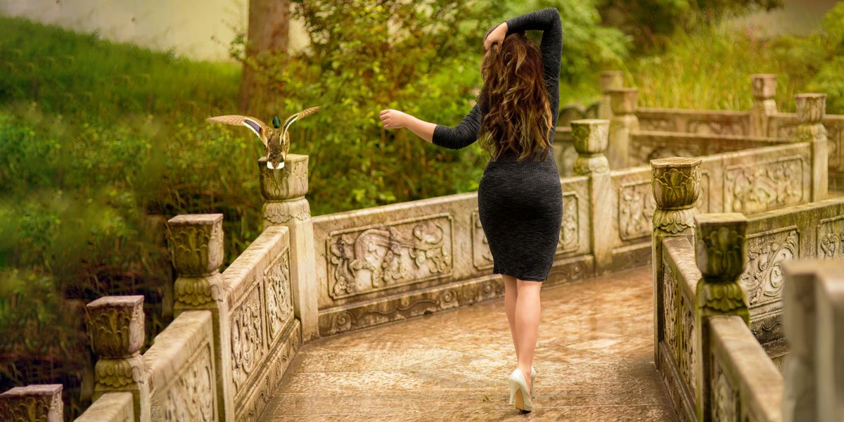 #escort #shooting #outside #lovely #brownhaired #beauty #curvy #outdoor #sexy #highheels #courtesan
