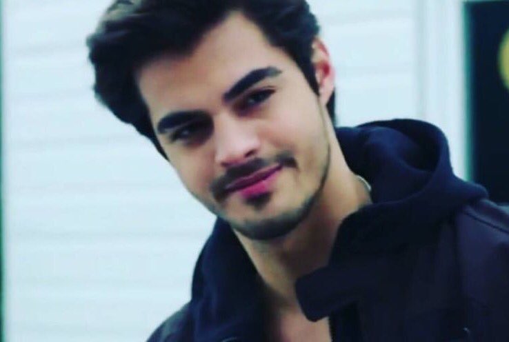 UlaMavi's tweet photo. GüneşinKızları 1Yıl  #GüneşinKızları https://t.co/Q24ZTeoSWb