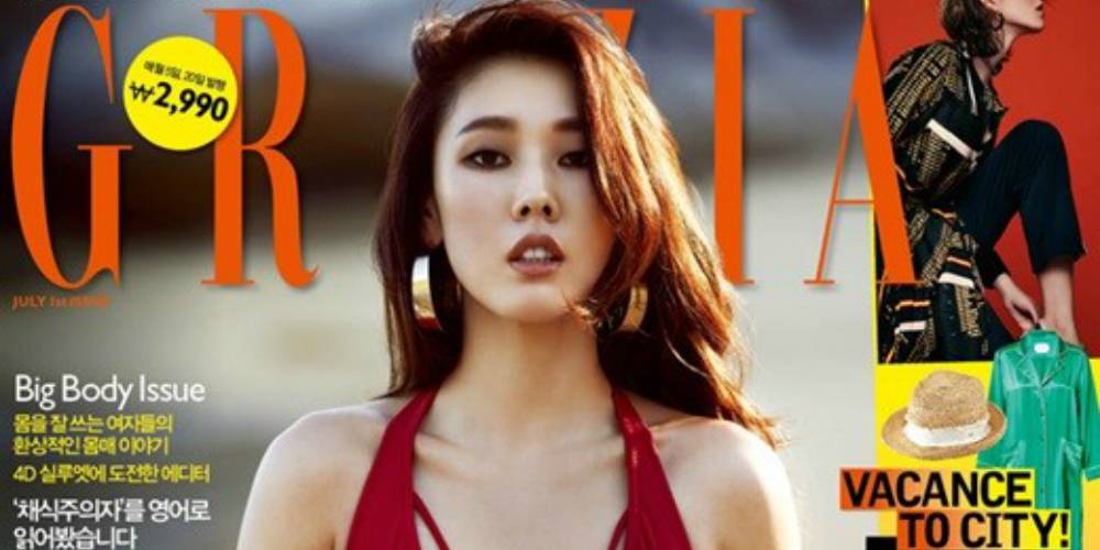 allkpop's tweet photo. Han Hye Jin is beach ready with a perfectly toned body!
https://t.co/fIT2yzZouA https://t.co/sYyLEIuwY3