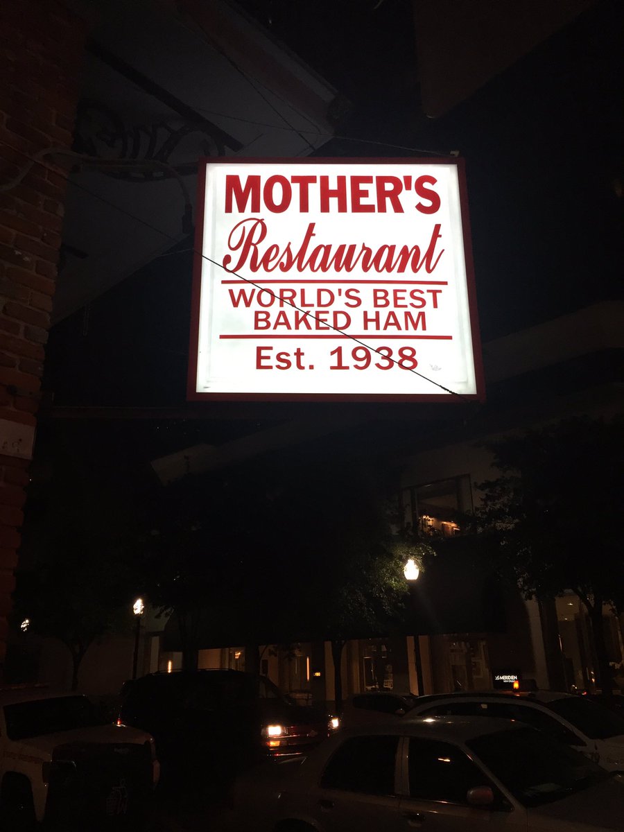 KimboWolfe's tweet photo. Apparently @kyledunnigan mom owns a restaurant and it does a mean baked ham. #NewOrleans https://t.co/n2MuCFYJvY