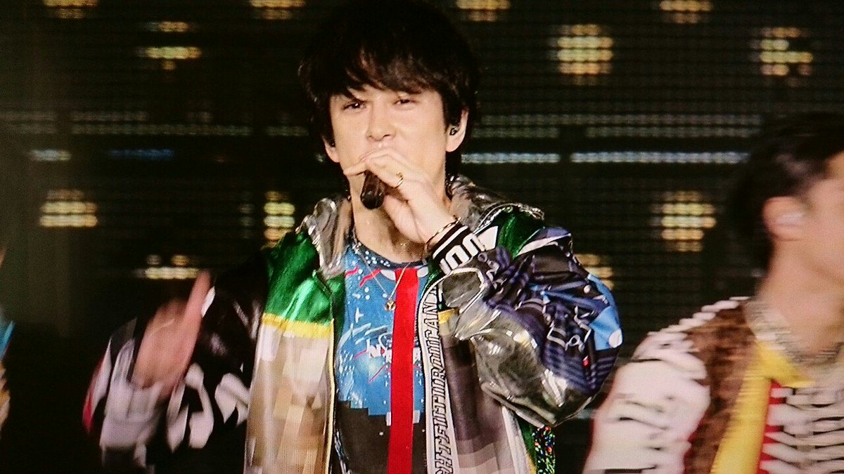 まー 元気が出るlive Dvd本編見た まず横山さんが大倉くんの衣装を着て下さった事に感謝 背丈が一番近いからだと思うけど 緑の衣装がオーラスのステージ上で舞い踊る様子はグッと来た 横山さんの衣装には申し訳無いけど 本当に嬉しかった