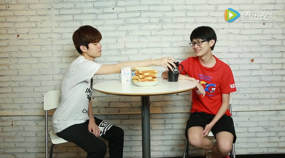 EDward Gaming tweet media