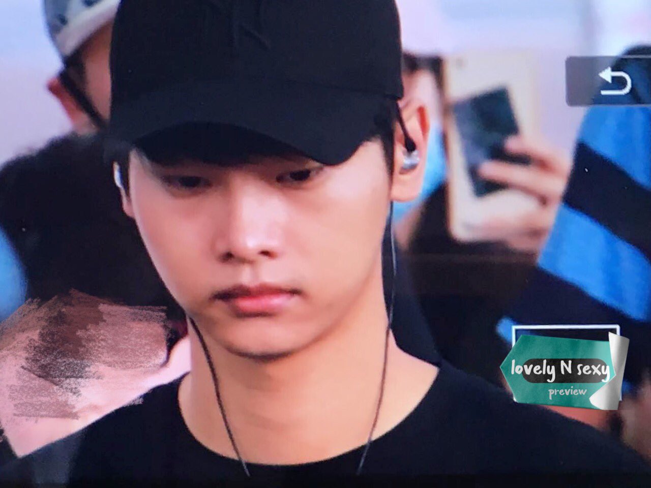 ClMri3TVEAAwfyM.jpg:large