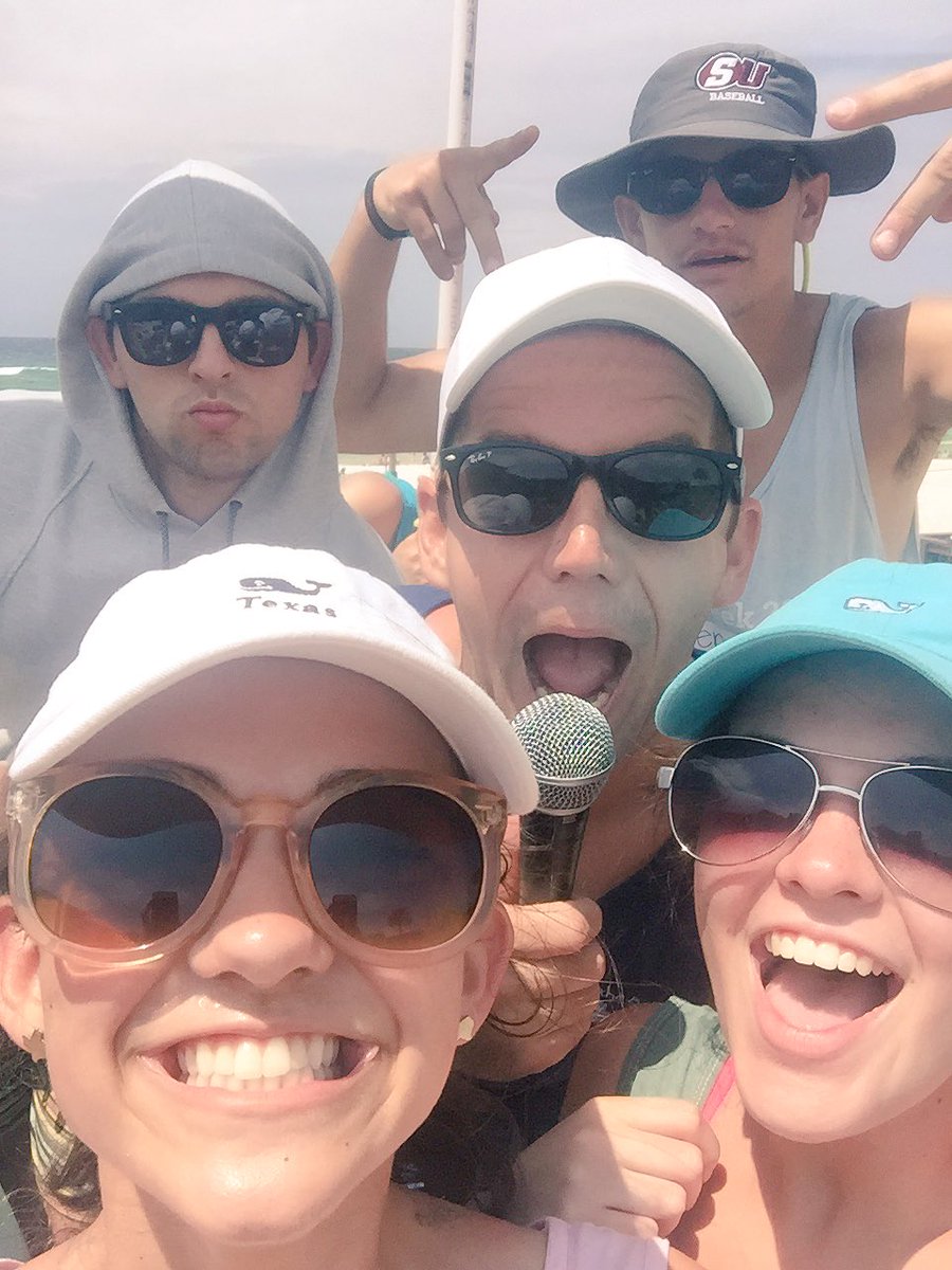 HalseyTay's tweet photo. Thank you #beachwk2016 for these precious people & for revealing God's great love like never before💛🌊☀️ https://t.co/2bEbHNLX8c