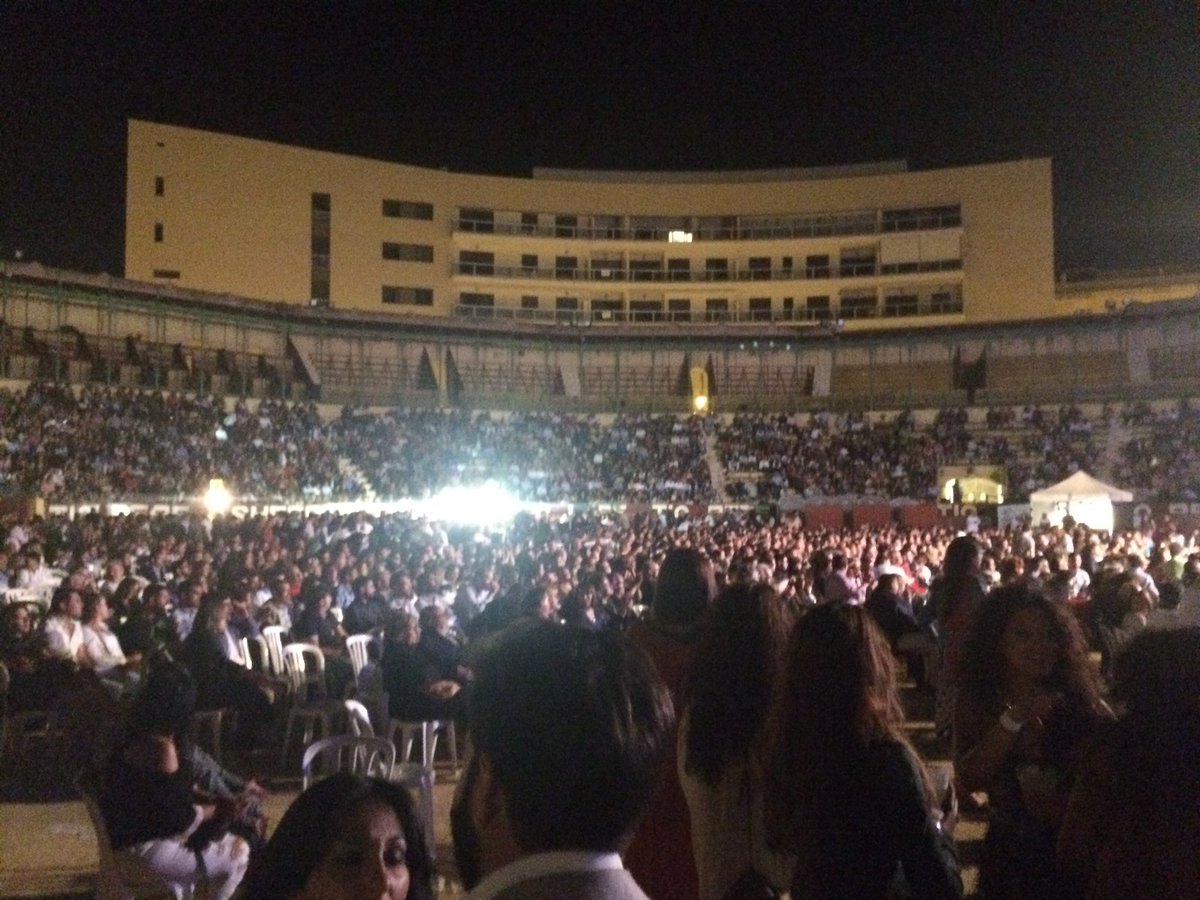 A las 4 de la mañana, pocos lugares del mundo tienen a 8000 personas escuchando #flamenco #eltortavive  #Jerez