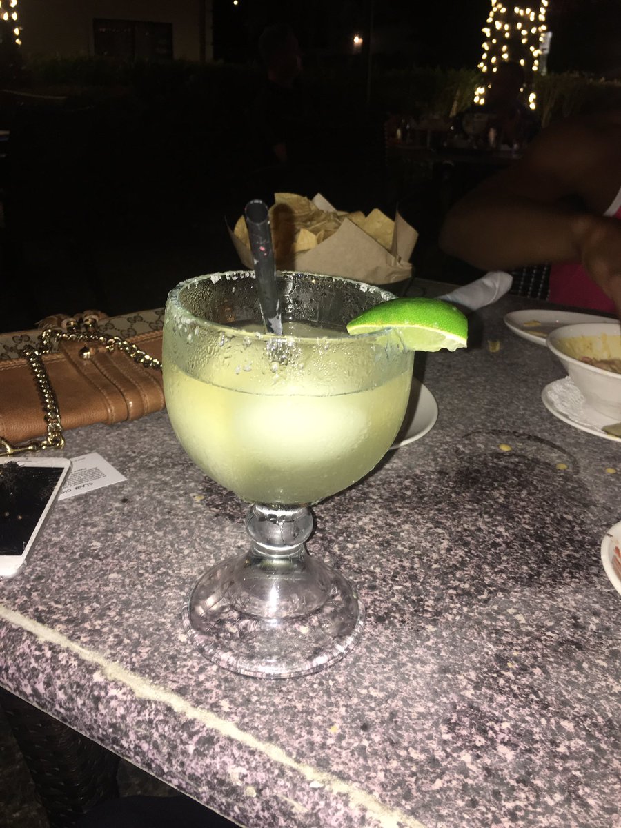 Niecee_Boo's tweet photo. Don Julio &amp; Grand Mariner !!! https://t.co/uTwFxKF817