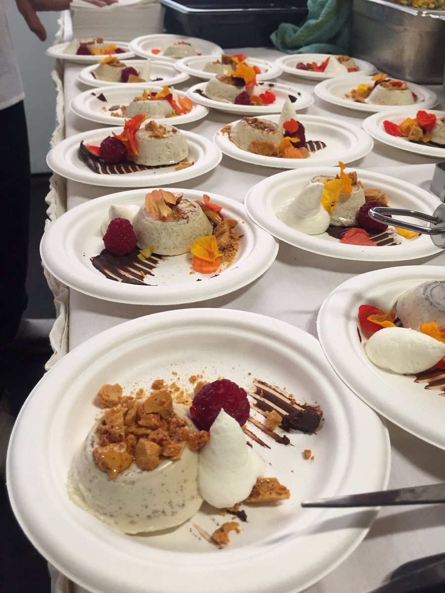 YXEZF's tweet photo. Soooo good! #zoogala #yxe https://t.co/LAPknFQwbc