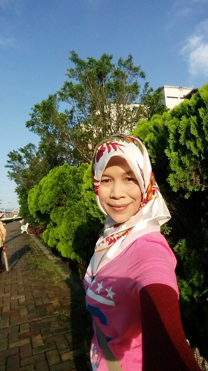 mothe97848531's tweet photo. Assalamu alaikum wr wb 
Met pagi sobat tweet apa kabar 
Met weekend 😊 https://t.co/No2tdbQLww