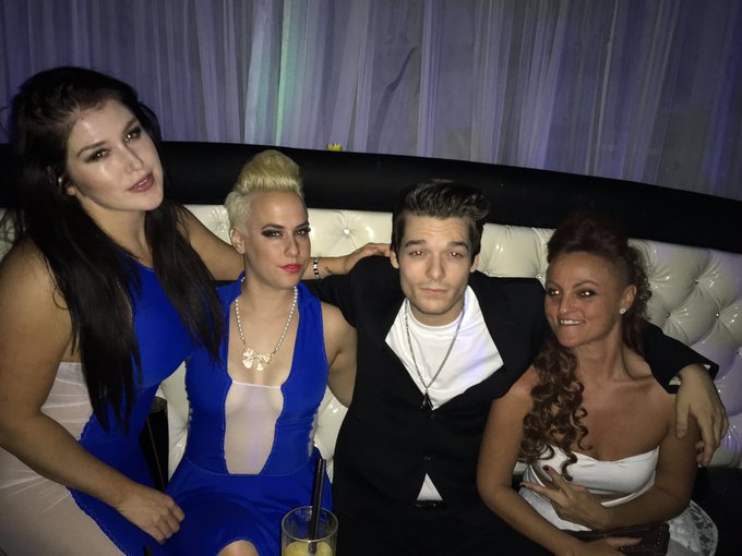 Out and about w/ the crew @IamNikkiPhoenix @thecircuschick @IamAustin4sythe @sssabrakadabra #vegas @HustlerClub_LV<a class="tags" target="_blank" title="On Twitter" href="/?out=eyJ0eXAiOiJKV1QiLCJhbGciOiJIUzUxMiJ9.eyJpYXQiOjE3MjIwMDc2MDYsImlzcyI6InR3cG9ybnN0YXJzLmNvbSIsIm5iZiI6MTcyMjAwNzYwNiwiZXhwIjoxNzUzNTQzNjA2LCJyZWRpcmVjdF91cmwiOiJodHRwczovL3R3aXR0ZXIuY29tL3RoZWNpcmN1c2NoaWNrIn0.CdK_jCBy29O0QnjE-vemhGV6JaDLGQ8nlt_wntjchg-rV1SAvzRm-Afe08iBEjCiiv4DQ-6mETPlOmh_brZxKw">@thecircuschick</a><a href="/tag/vegas"class="tags"><span>#vegas</span></a>